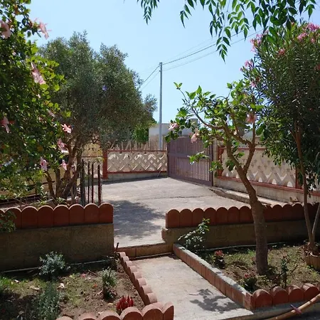Jasmine House, Viale Kennedy, * Santa Maria Del Focallo