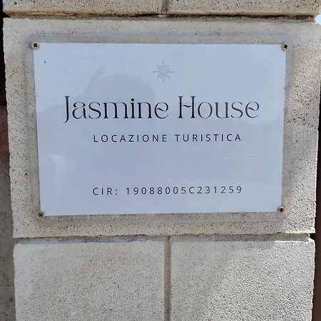 Jasmine House, Viale Kennedy,